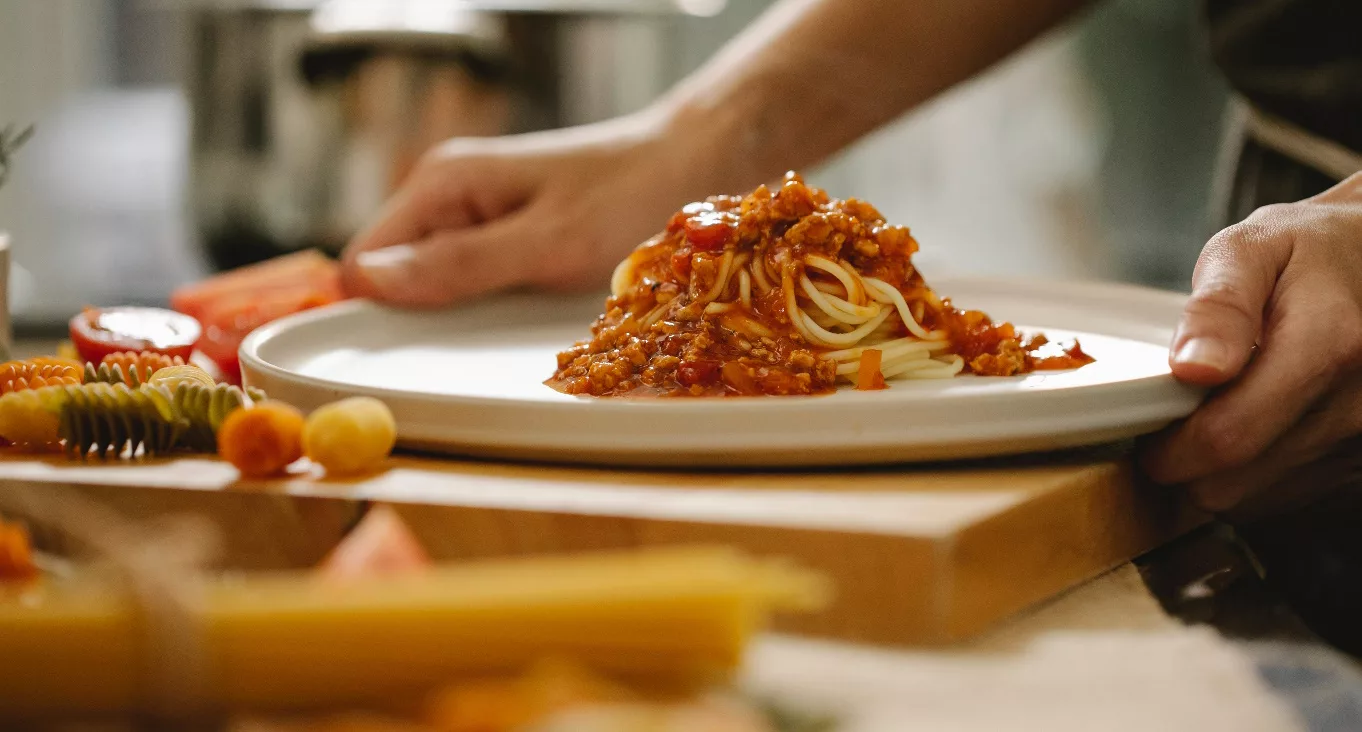How to Host a Spaghetti Dinner Fundraiser