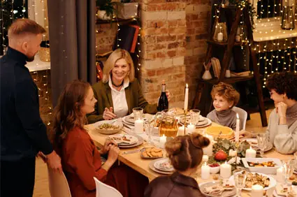 Organize a Dining Out in the Community Event for Christmas